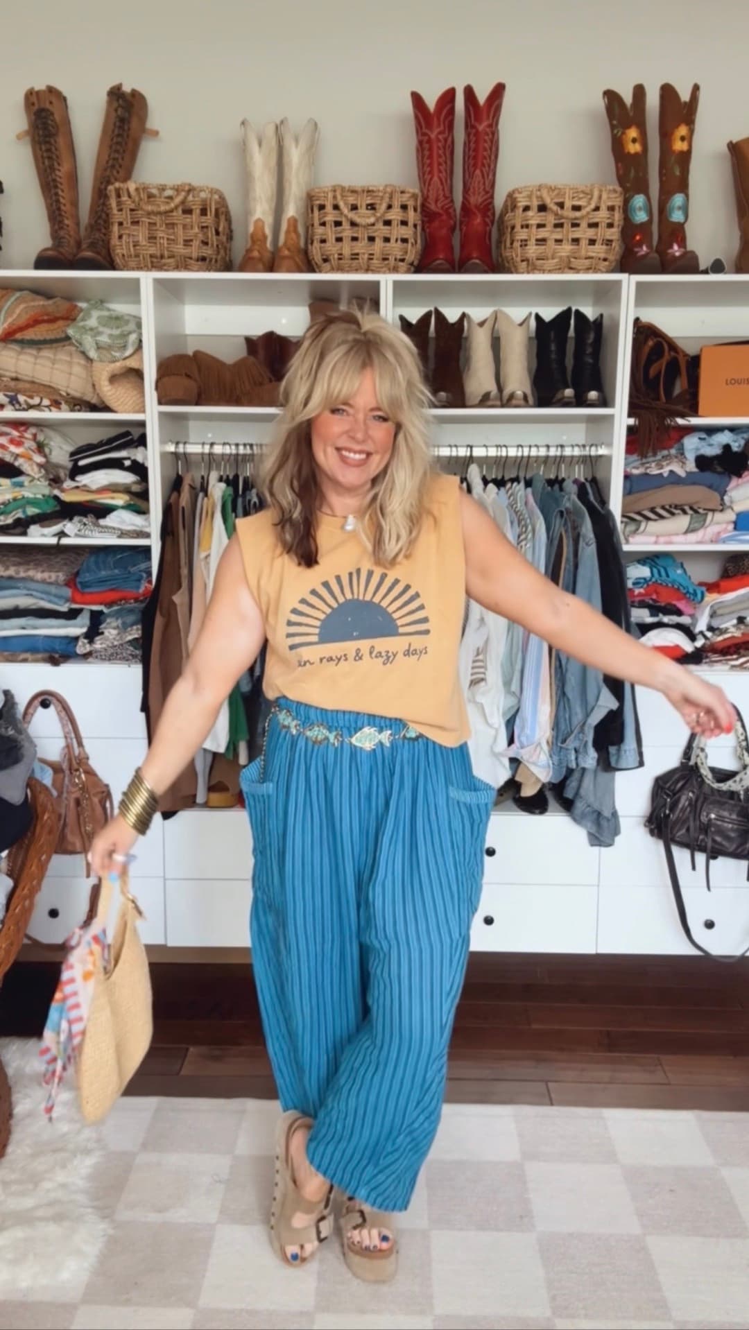Cutest top and love this š belt!